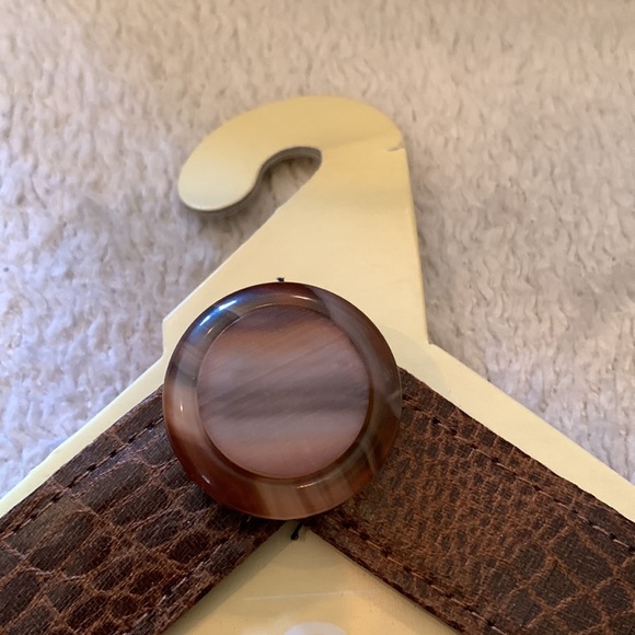 BRAND NEW pair of “Lana” style SwitchFlops by Lindsay Phillips. Size Small. - Picture 4 of 6